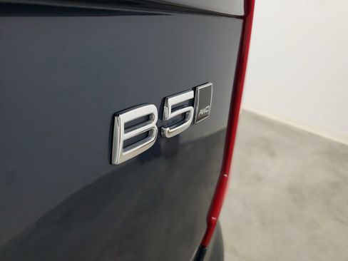 New 2025 Volvo XC90 B5 Core w/ Protection Package Premier image 8