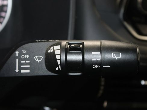 Used 2023 Nissan Rogue SL FWD image 38
