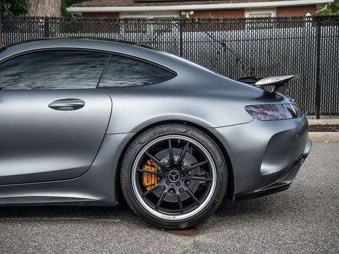 Used 2019 Mercedes-Benz AMG GT R image 16