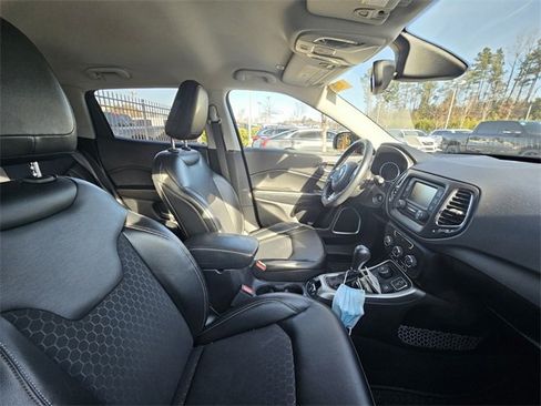 Used 2018 Jeep Compass Latitude w/ Cold Weather Group image 7