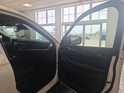 Used 2023 Jeep Grand Cherokee L Laredo w/ Luxury Tech Group I image 36