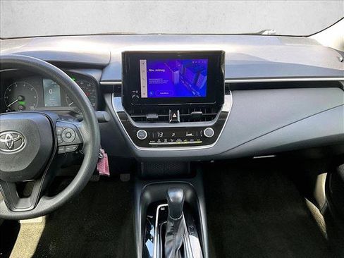 Used 2024 Toyota Corolla LE FWD image 8