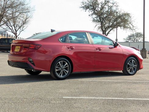 Used 2024 Kia Forte LXS image 4