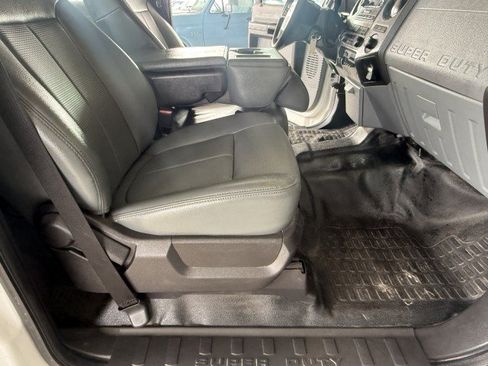 Used 2015 Ford F550 2WD Crew Cab Super Duty image 24