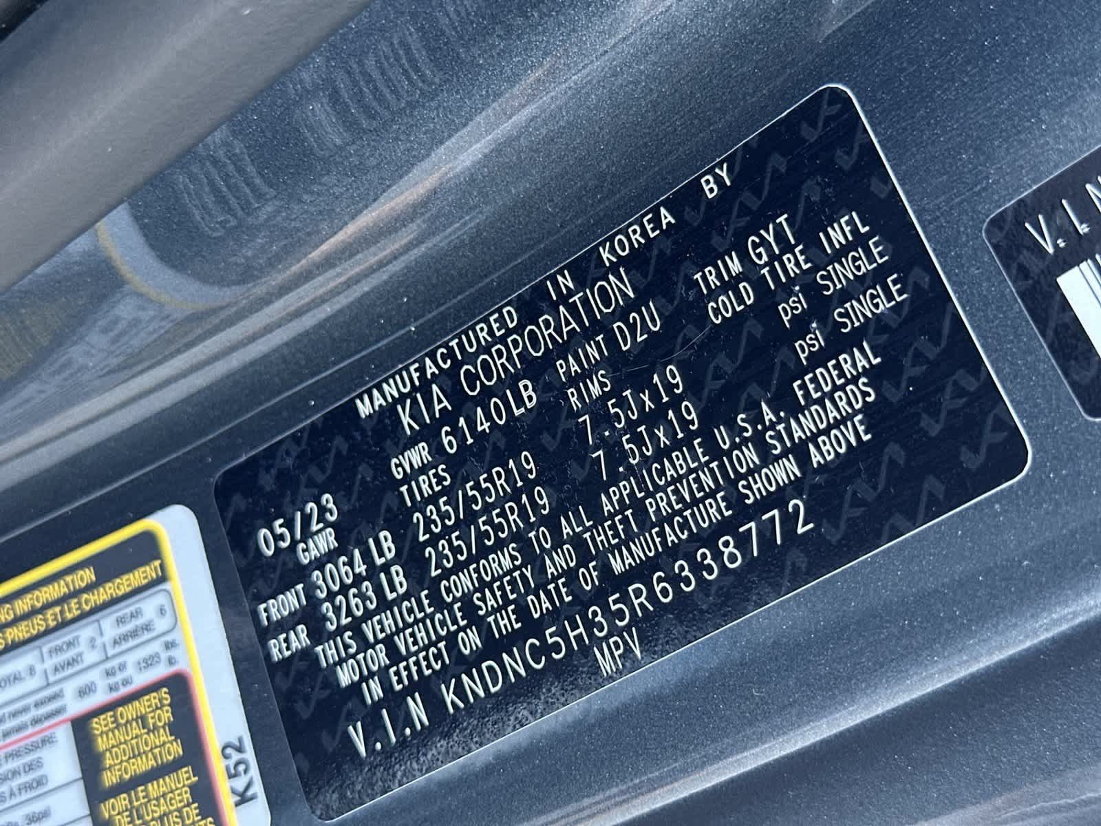 Used 2024 Kia Carnival EX FWD image 22