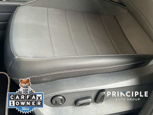 Certified 2023 Volkswagen Taos SE w/ Black Wheel Package image 16