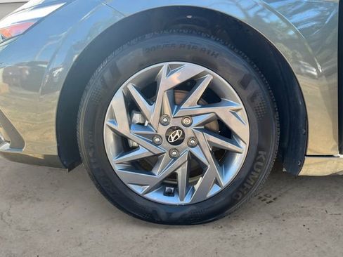 Used 2024 Hyundai Elantra SEL image 14