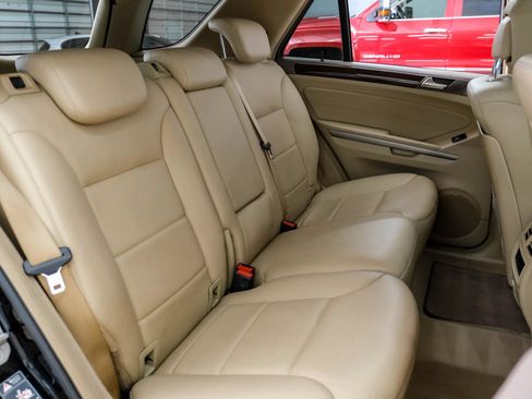 Used 2011 Mercedes-Benz ML 350 2WD image 32