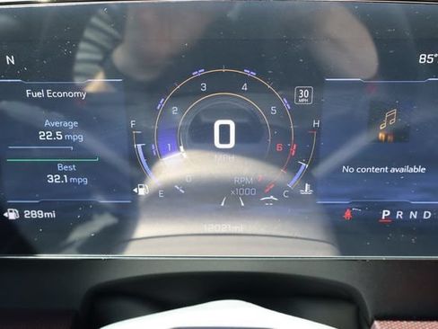 Used 2025 Chevrolet Traverse RS FWD image 11