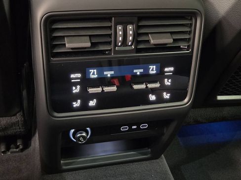 Certified 2026 Porsche Cayenne Coupe AWD/4WD image 12