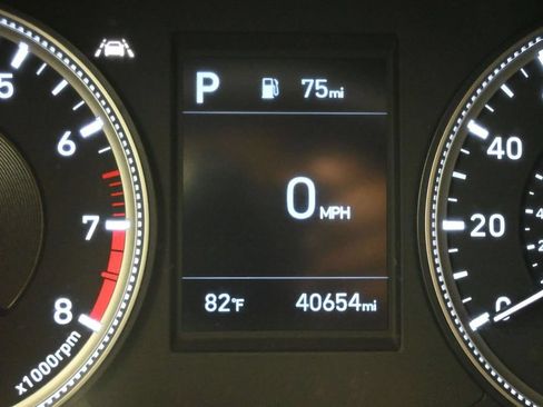 Used 2019 Hyundai Santa Fe SE AWD/4WD image 16
