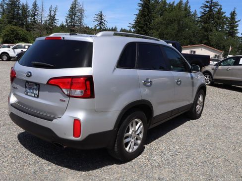 Used 2015 Kia Sorento LX AWD/4WD image 4