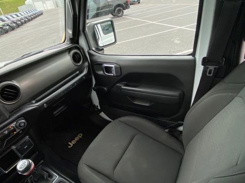 Used 2022 Jeep Wrangler Unlimited Sport AWD/4WD image 26