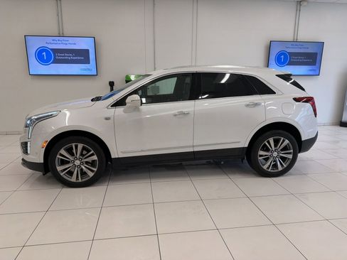 Used 2022 Cadillac XT5 Premium Luxury w/ Technology Package image 3