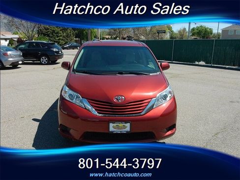 Used 2016 Toyota Sienna LE FWD image 8