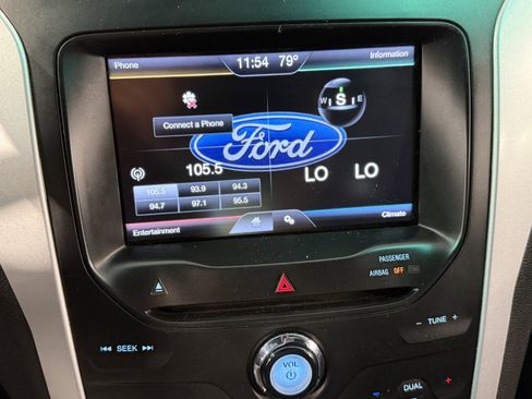 Used 2015 Ford Explorer XLT w/ Equipment Group 201A AWD/4WD image 10