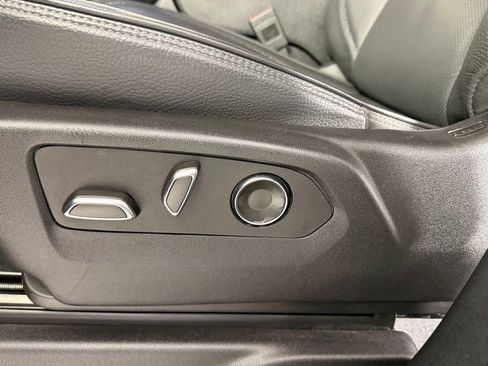 Used 2025 GMC Yukon XL Denali image 24