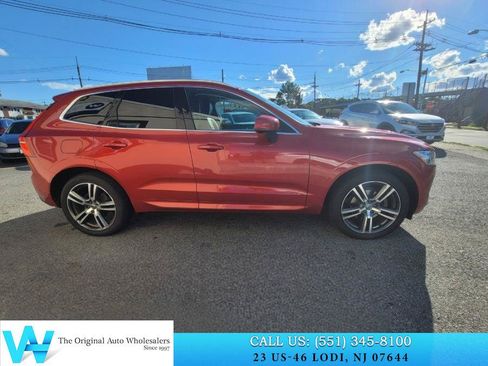 Used 2018 Volvo XC60 T5 Momentum w/ Vision Package AWD/4WD image 8