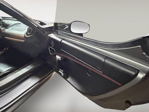 Used 2018 Alfa Romeo 4C Spider w/ Convenience Group - Spider image 8