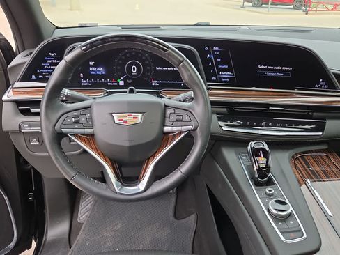 Used 2024 Cadillac Escalade Premium Luxury RWD image 14