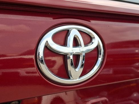 Used 2019 Toyota RAV4 LE AWD/4WD image 29