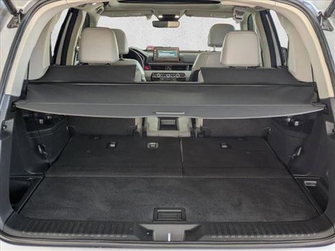 Used 2024 Honda Pilot Touring image 6