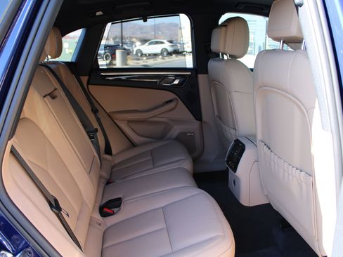 New 2026 Porsche Macan image 24