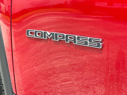 Used 2025 Jeep Compass Limited AWD/4WD image 15