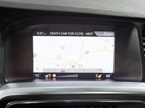 Used 2018 Volvo V60 T5 Cross Country w/ Convenience Package AWD/4WD image 17