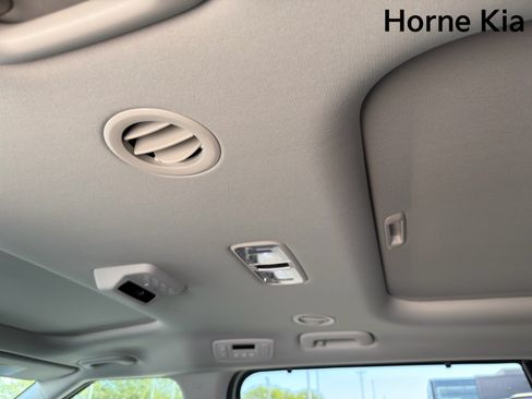 New 2026 Kia Carnival SX FWD image 21