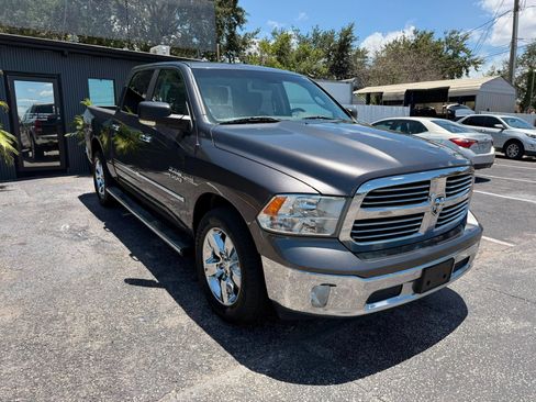 Used 2015 RAM 1500 Lone Star RWD image 3