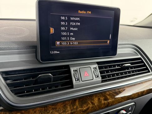 Used 2018 Audi Q5 2.0T Premium Plus w/ Premium Plus Package image 27