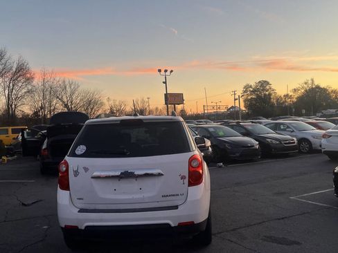 Used 2015 Chevrolet Equinox LT w/ Driver Convenience Package image 8