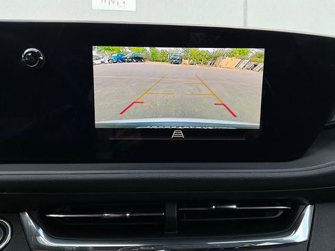 Used 2025 Buick Envista Preferred image 30