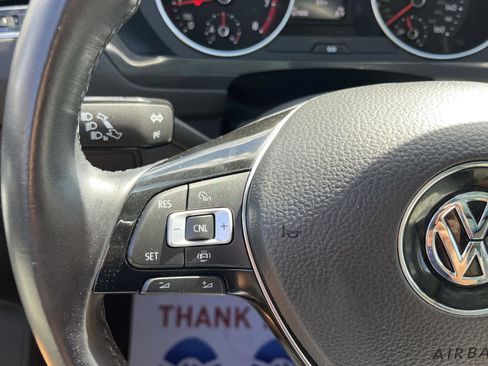 Used 2019 Volkswagen Tiguan SE w/ Panoramic Sunroof Package image 10