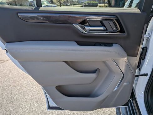 New 2026 GMC Yukon Elevation image 27