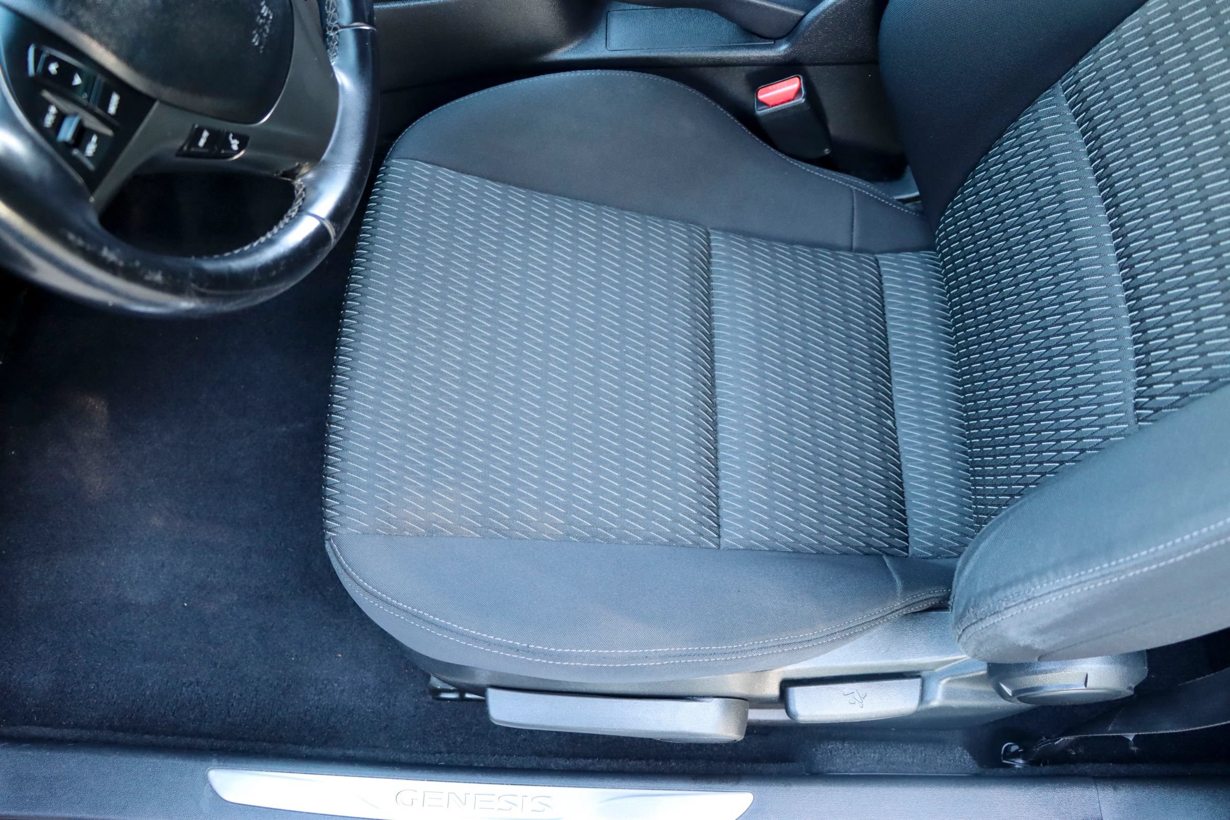 Used 2013 Hyundai Genesis 2.0T RWD image 13