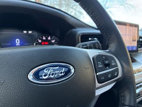 Used 2022 Ford Explorer XLT w/ Equipment Group 202A image 29