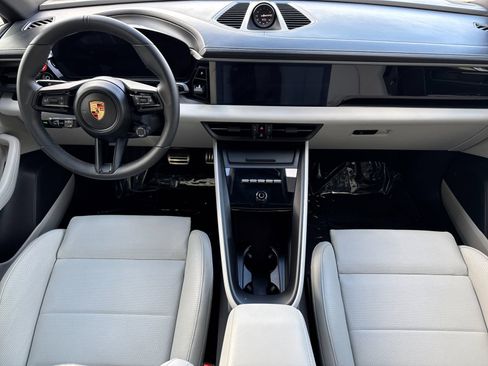 Certified 2025 Porsche Macan 4S Electric image 6