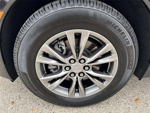 Certified 2022 Cadillac XT5 Premium Luxury image 9