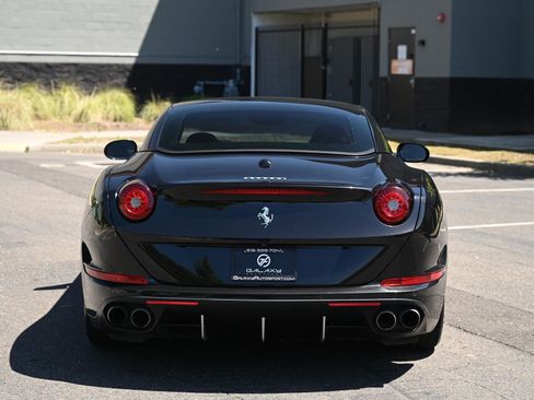 Used 2016 Ferrari California T RWD image 14