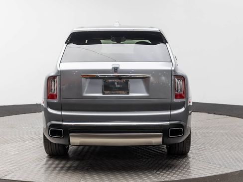 Used 2022 Rolls-Royce Cullinan image 5