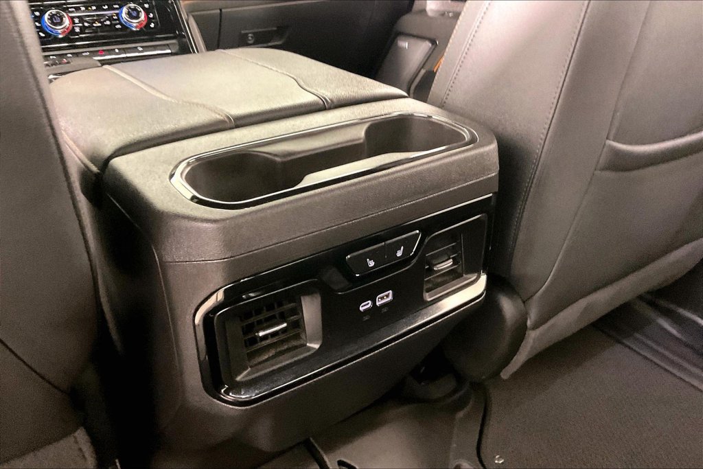 Used 2024 GMC Sierra 1500 AT4 w/ Technology Package AWD/4WD image 10