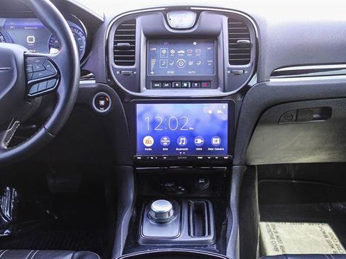 Used 2018 Chrysler 300 S image 13