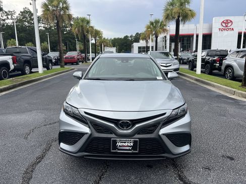 Used 2023 Toyota Camry SE FWD image 3