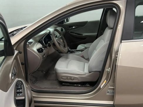Used 2022 Chevrolet Malibu LT FWD image 21