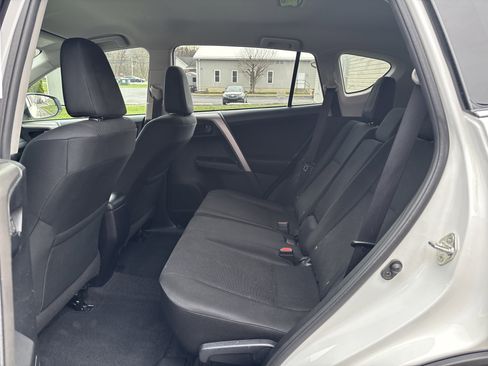 Used 2016 Toyota RAV4 LE image 14