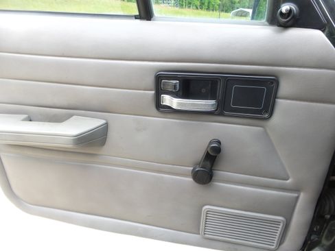 Used 1996 Jeep Cherokee SE image 42