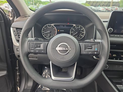 Used 2023 Nissan Rogue SV AWD/4WD image 18