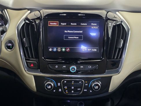 Used 2022 Chevrolet Traverse LT image 26